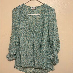 🌸 Kut from the Kloth Floral Blouse – Size Large – Made in USA